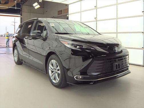 2022 Toyota Sienna Platinum 7 Passenger