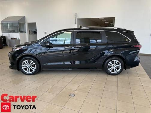 2022 Toyota Sienna Platinum 7 Passenger