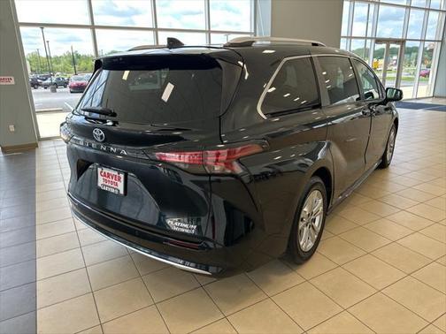 2022 Toyota Sienna Platinum 7 Passenger