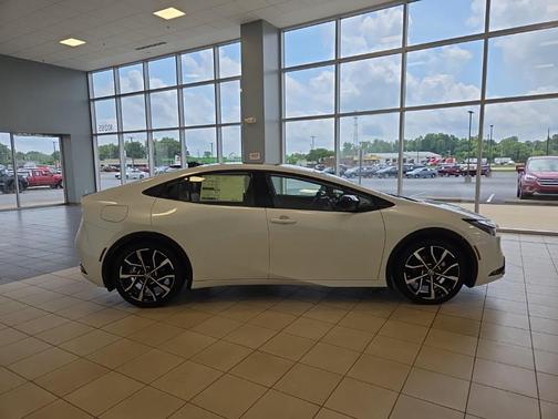 2025 Toyota Prius L