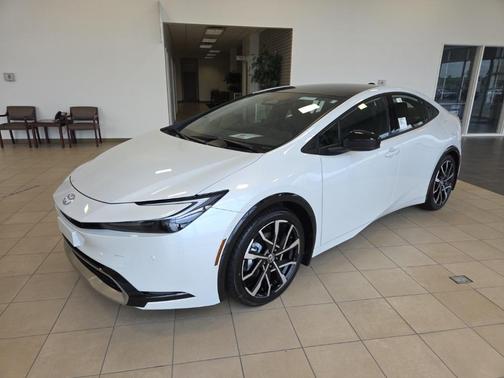 2025 Toyota Prius L