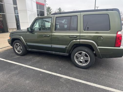 2008 Jeep Commander Sport
