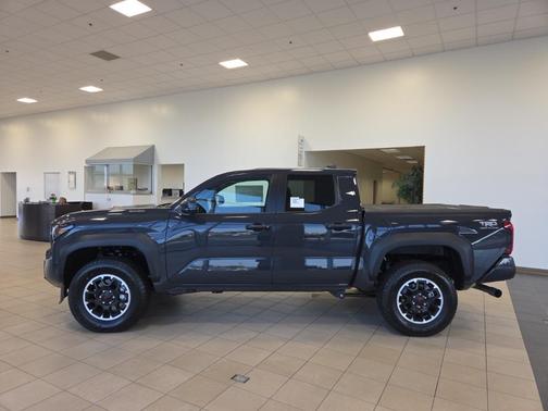 2025 Toyota Tacoma Hybrid TRD Off Road