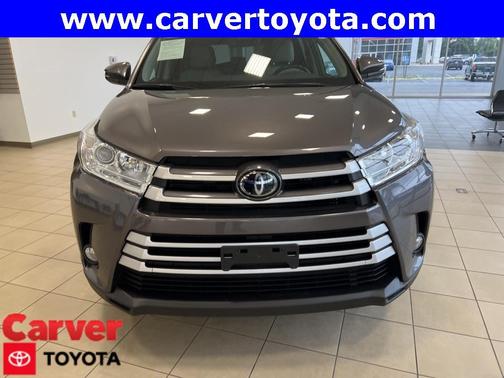 Photo 3 of 37 of 2019 Toyota Highlander XLE