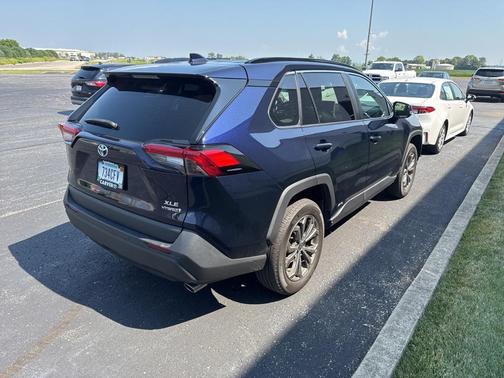 2022 Toyota RAV4 Hybrid XLE Premium