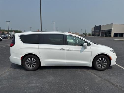 2021 Chrysler Pacifica Hybrid Touring L