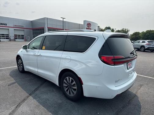 2021 Chrysler Pacifica Hybrid Touring L