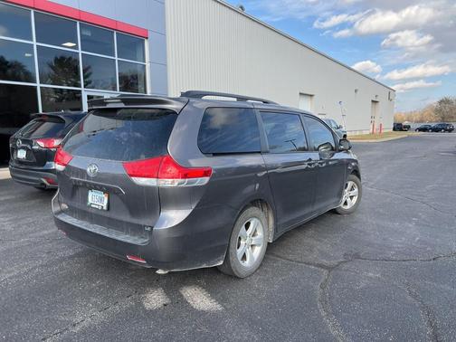 2011 Toyota Sienna LE