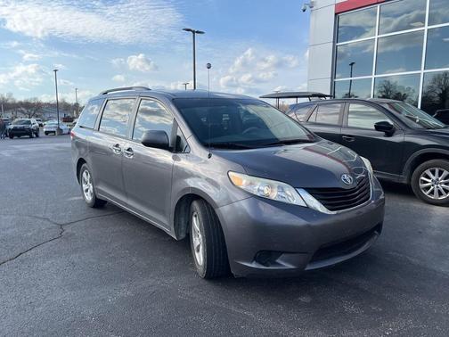 2011 Toyota Sienna LE