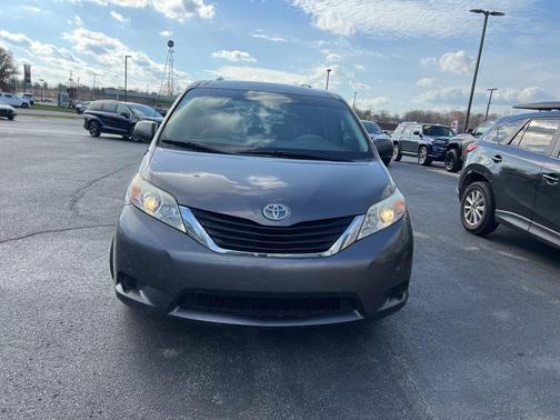 2011 Toyota Sienna LE