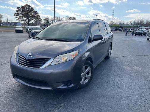 2011 Toyota Sienna LE