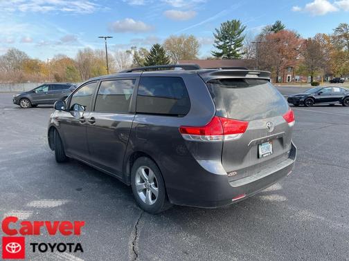 2011 Toyota Sienna LE