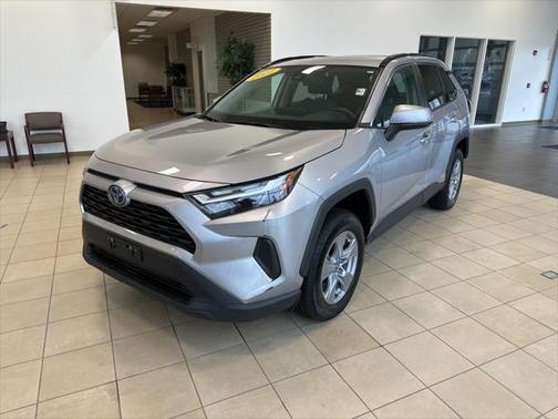 2022 Toyota RAV4 Hybrid XLE