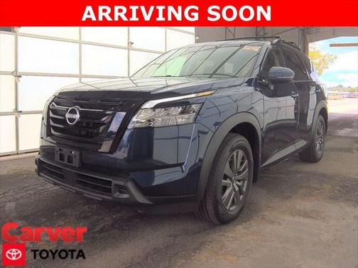 2022 Nissan Pathfinder SV