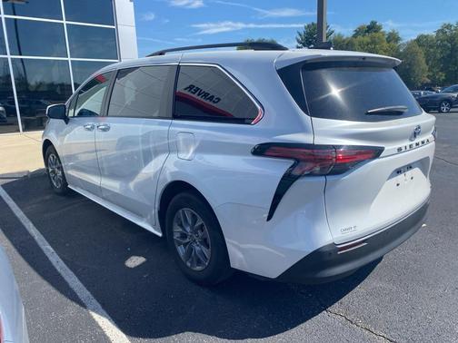 2022 Toyota Sienna XLE 7 Passenger