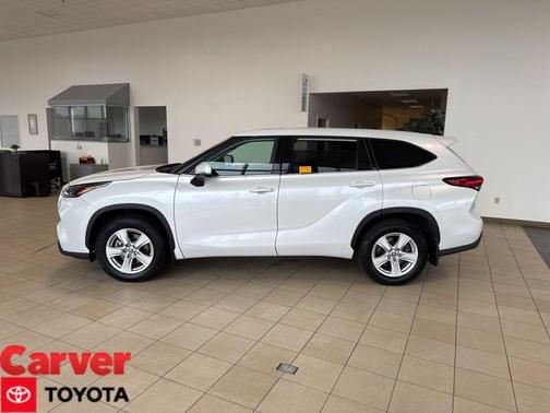 2022 Toyota Highlander LE