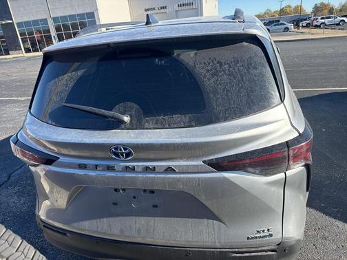 2024 Toyota Sienna XLE