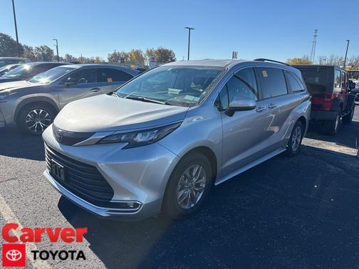 2024 Toyota Sienna XLE