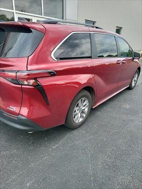 2022 Toyota Sienna XLE 7 Passenger