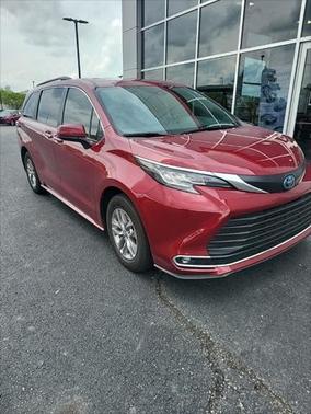 2022 Toyota Sienna XLE 7 Passenger