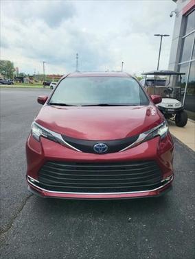 2022 Toyota Sienna XLE 7 Passenger