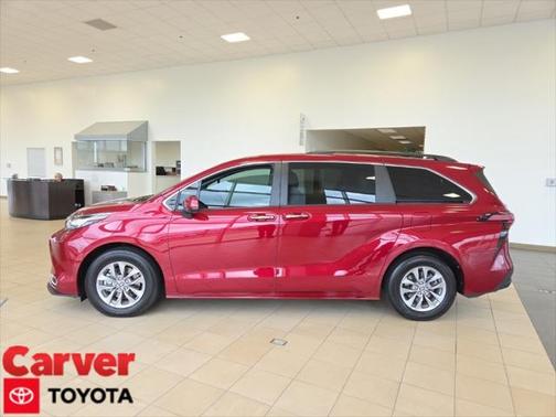 2022 Toyota Sienna XLE 7 Passenger