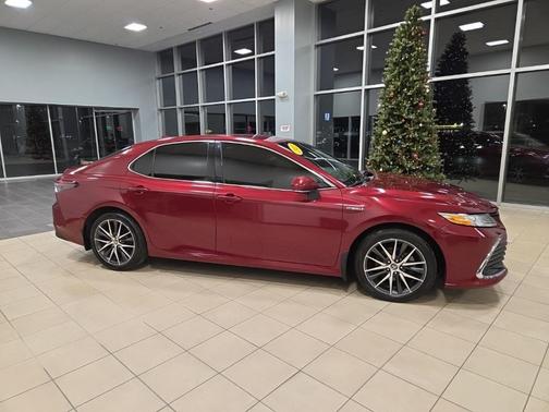 2021 Toyota Camry Hybrid XLE