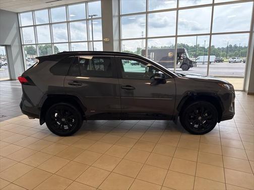 2023 Toyota RAV4 Hybrid SE