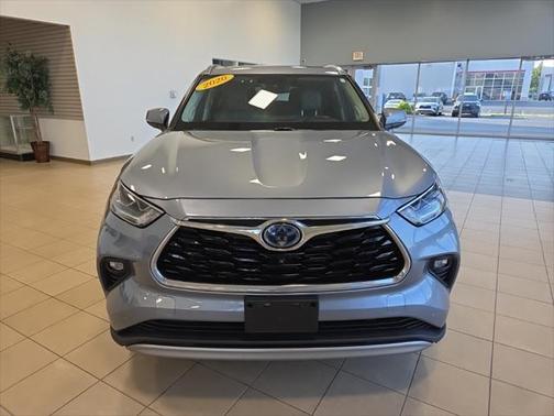 2020 Toyota Highlander Hybrid Platinum