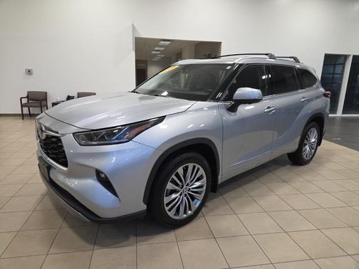 2023 Toyota Highlander Platinum