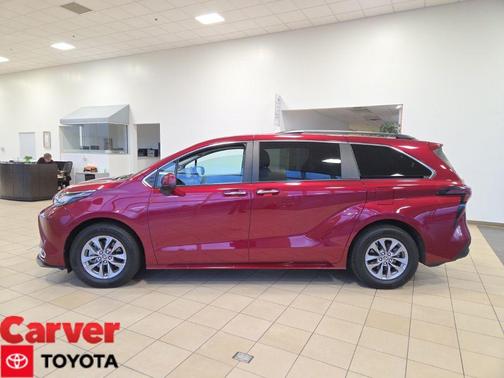 2023 Toyota Sienna XLE