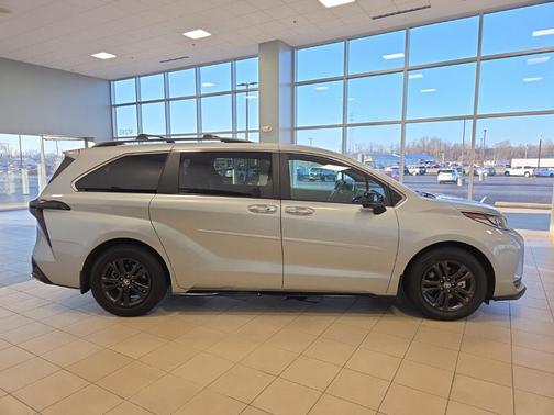 2024 Toyota Sienna XSE 7 Passenger