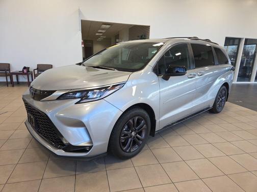 2024 Toyota Sienna XSE 7 Passenger