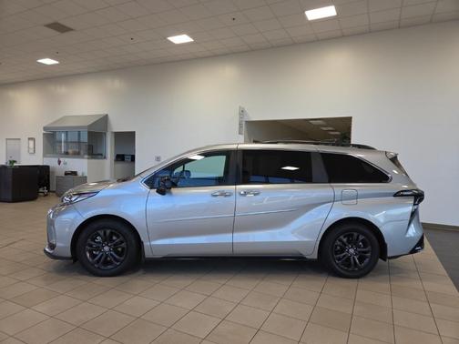 2024 Toyota Sienna XSE 7 Passenger