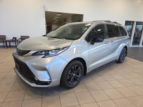 2024 Toyota Sienna XSE 7 Passenger