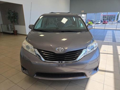 2012 Toyota Sienna LE