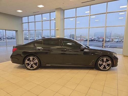 2017 BMW 750 i xDrive