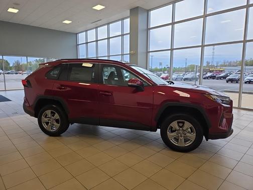 2025 Toyota RAV4 XLE