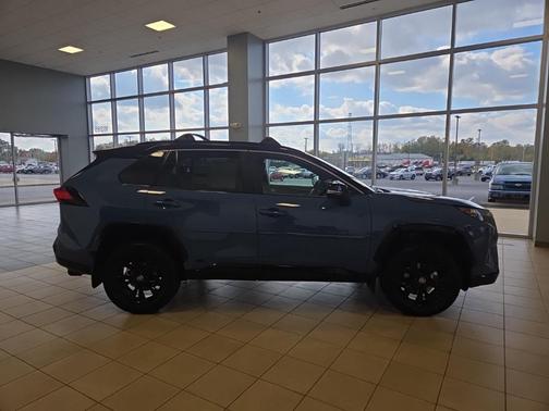 2025 Toyota RAV4 Hybrid SE