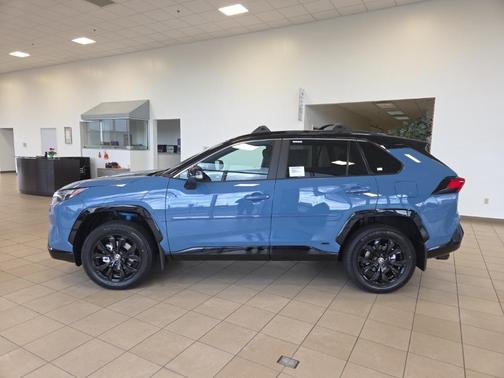 2025 Toyota RAV4 Hybrid SE