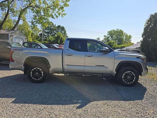 2022 Toyota Tundra SR5