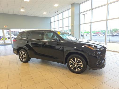 2022 Toyota Highlander Hybrid XLE
