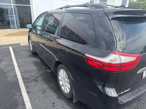 2015 Toyota Sienna SE