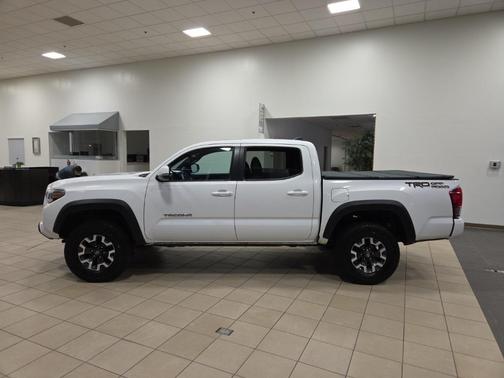 2017 Toyota Tacoma Base