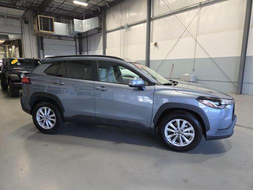 2023 Toyota Corolla Cross LE