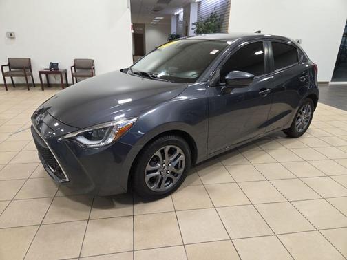 2020 Toyota Yaris Sedan XLE