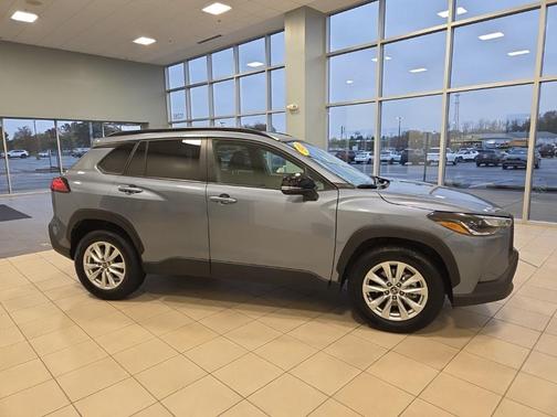 2025 Toyota Corolla Cross LE