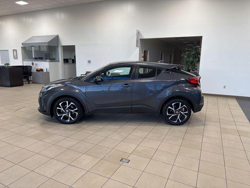 2021 Toyota C-HR XLE