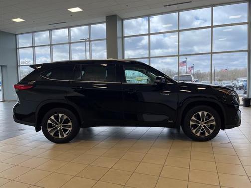 2021 Toyota Highlander Hybrid XLE