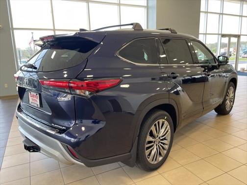 2021 Toyota Highlander Hybrid Platinum